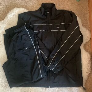 Men’s Nike size Large Tracksuit Jacket Pants Black & White